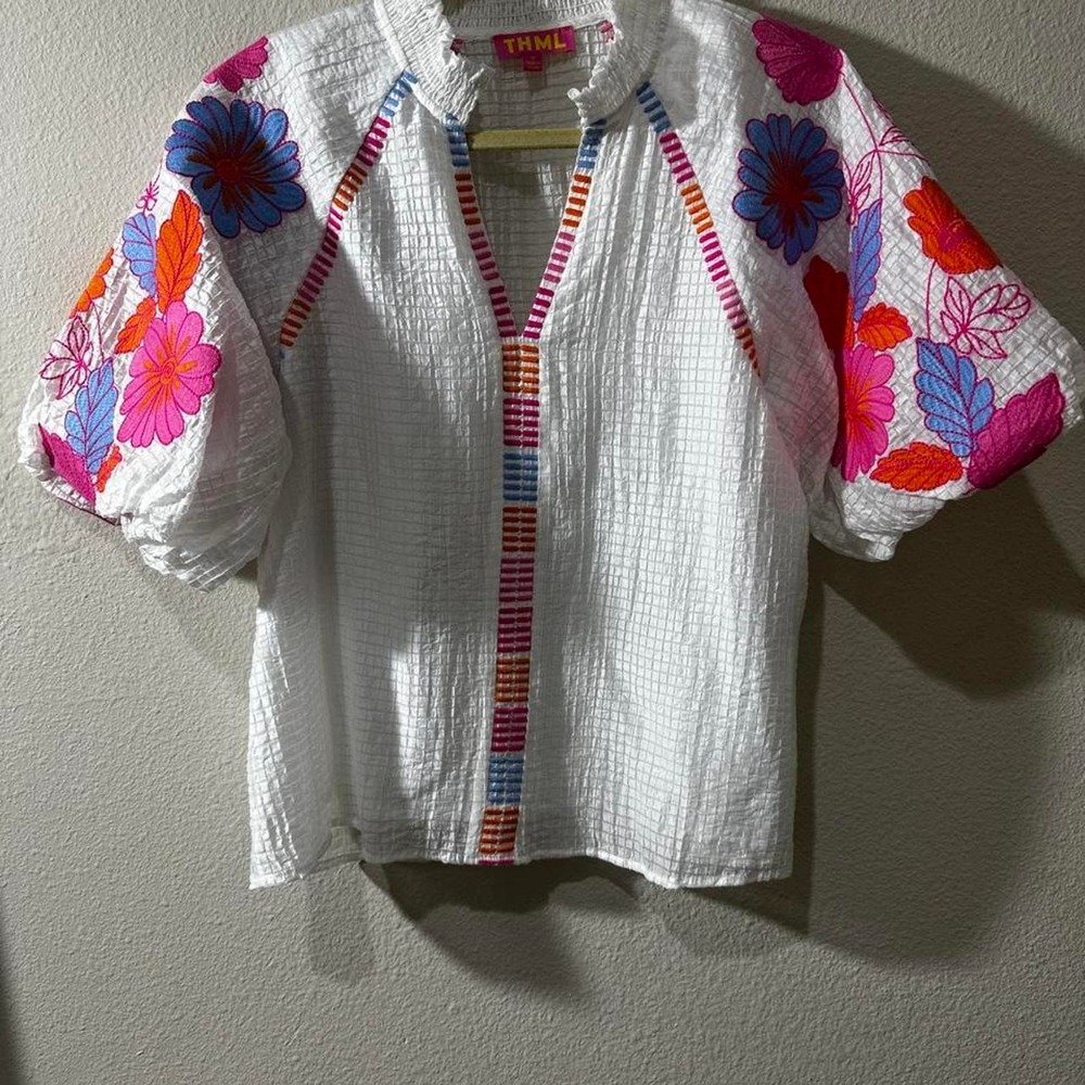 THML white blouses with multifloral size med